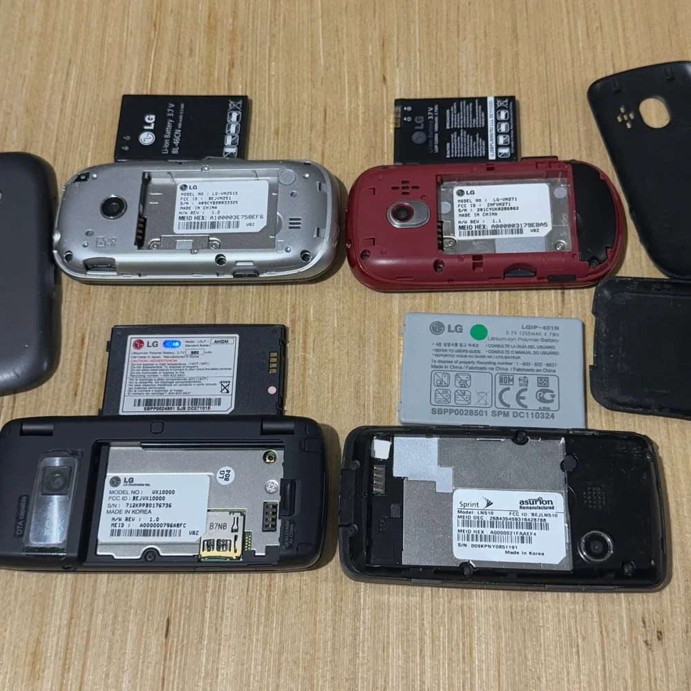 Lot Of 4 Vintage LG Flip Phones “UNTESTED” No Chargers Verizon Sprint,Read Info
